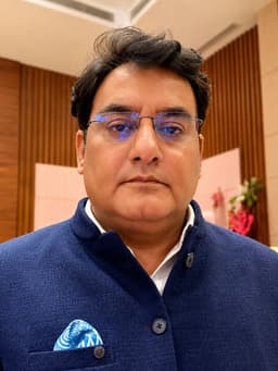 Shri Paritosh Mani Tripathi